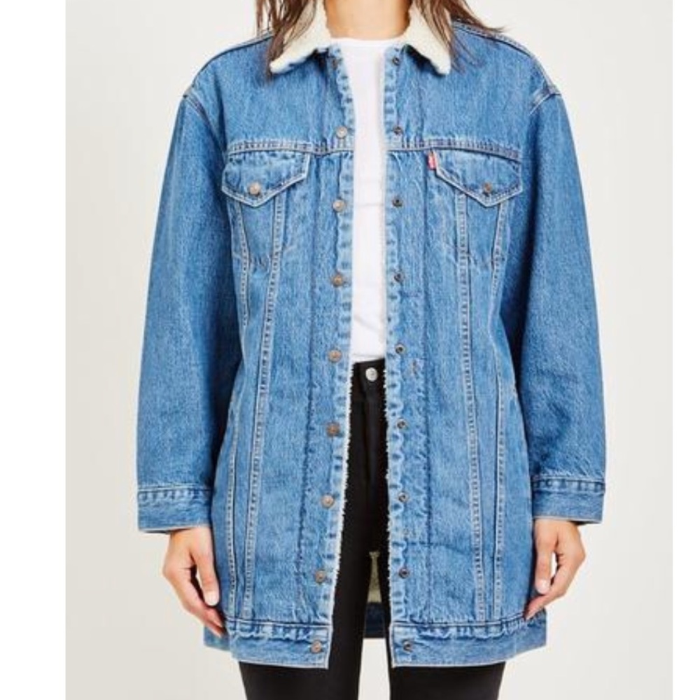 Levis Lengthened Sherpa Trucker jacket